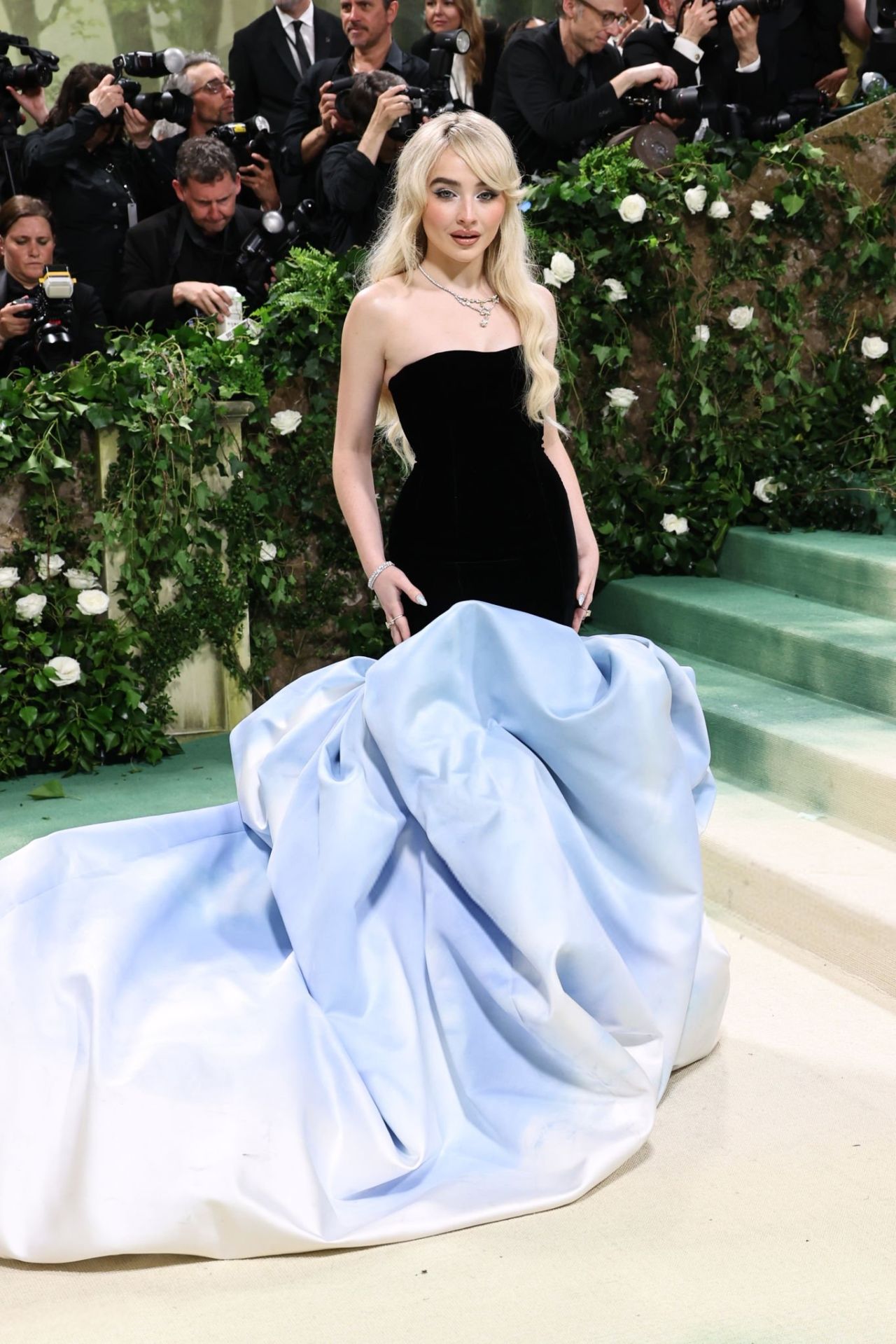 Sabrina Carpenter at Met Gala 2024 in New York City04